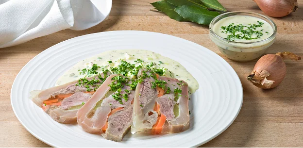 pltas traditionnel français à Saint-Amand-Montrond dans le Cher 18